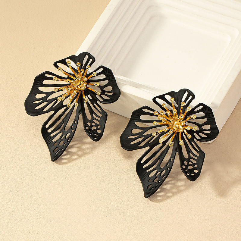 white floral drop earrings, view 11 - MRSLM