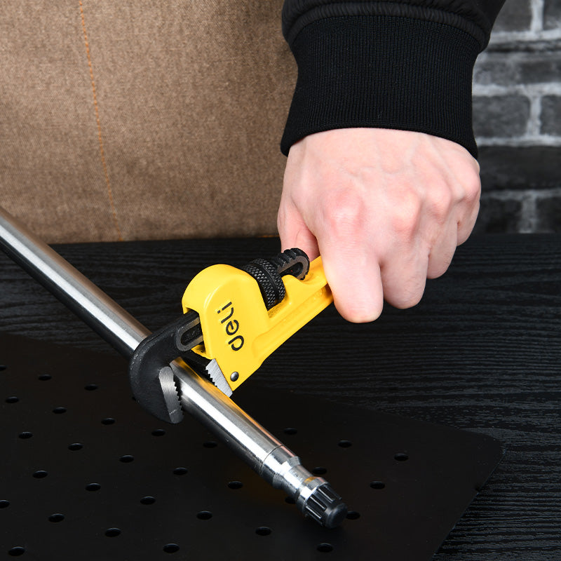 8-inch adjustable pipe wrench, view 6 - MRSLM