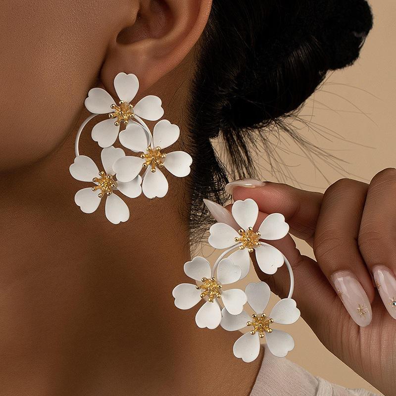 Camellia flower dangle earrings - MRSLM