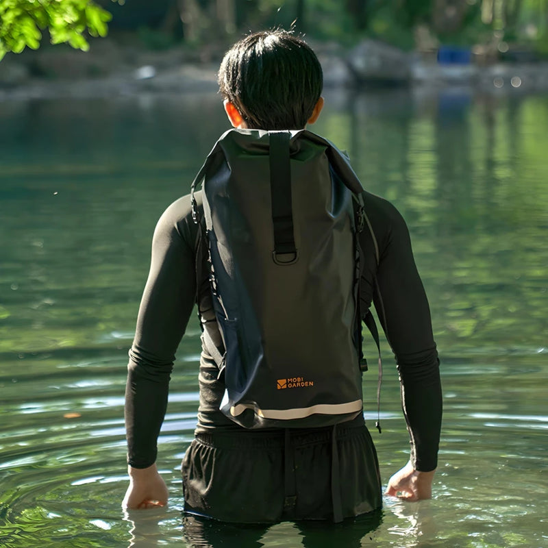 waterproof 28l backpack, view 3 - MRSLM