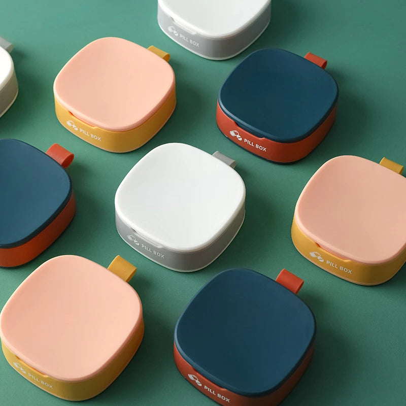 compact pill organizer, view 8 - MRSLM