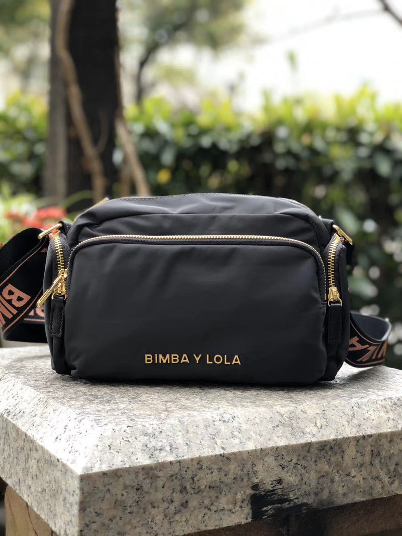 camera shoulder messenger bag, view 6 - MRSLM