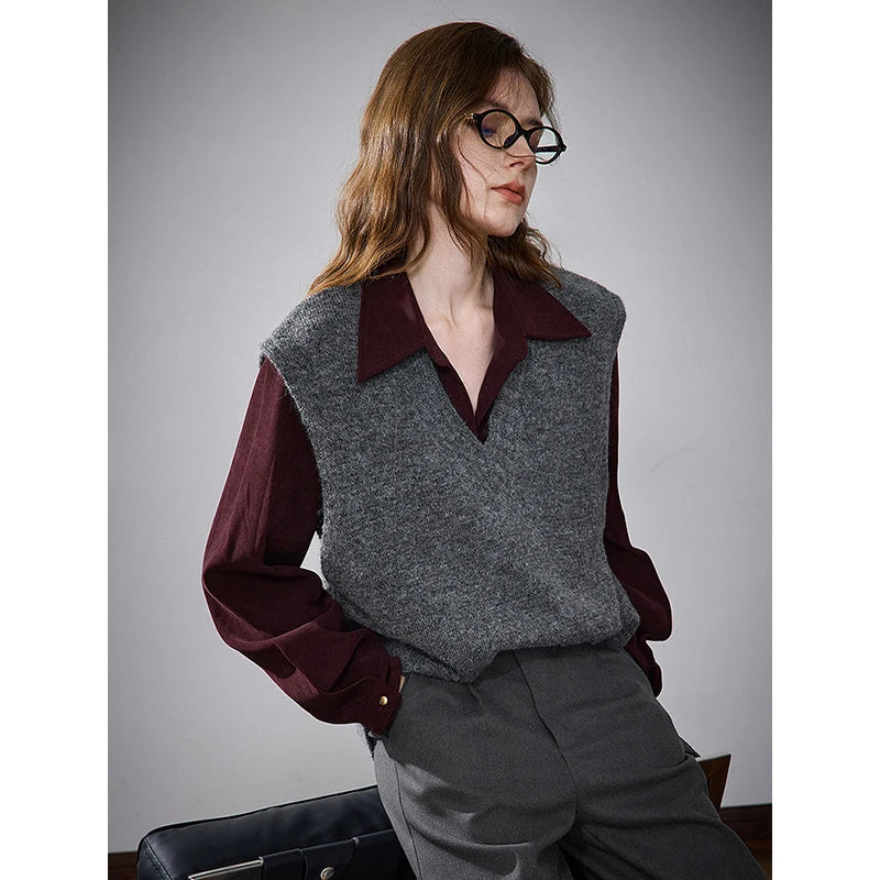 Women's V-neck knitted sweater, view 6 - MRSLM