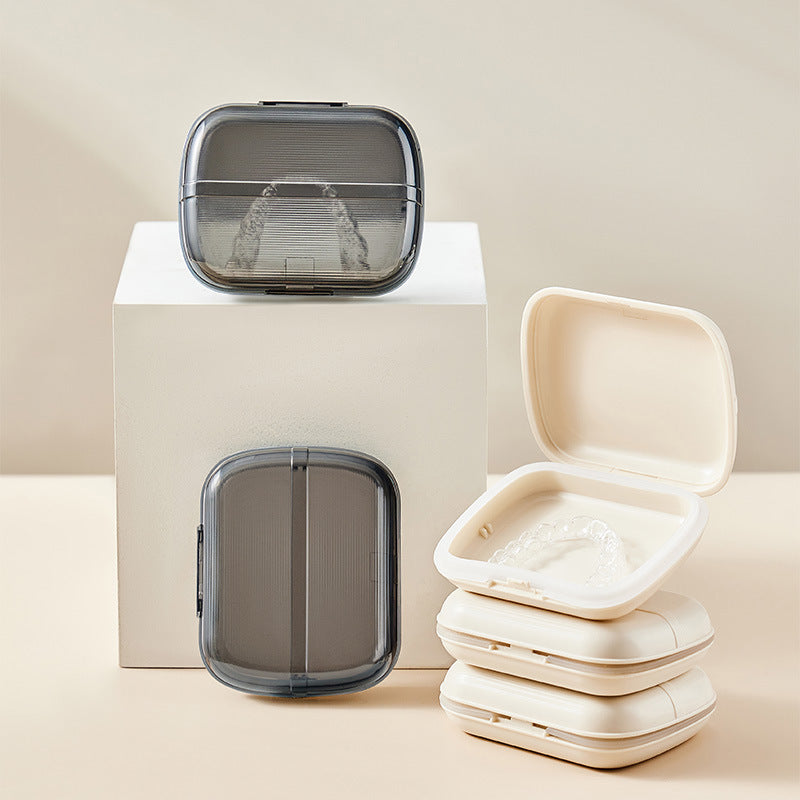 orthodontic retainer storage box, view 6 - MRSLM