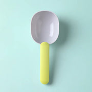multifunction pet food scoop with sealing bag clip, view 4 - MRSLM