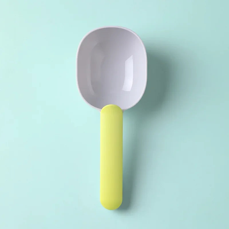 multifunction pet food scoop with sealing bag clip, view 4 - MRSLM