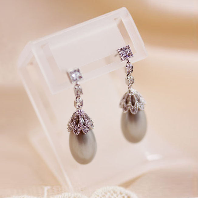 Vintage pearl drop earrings - MRSLM