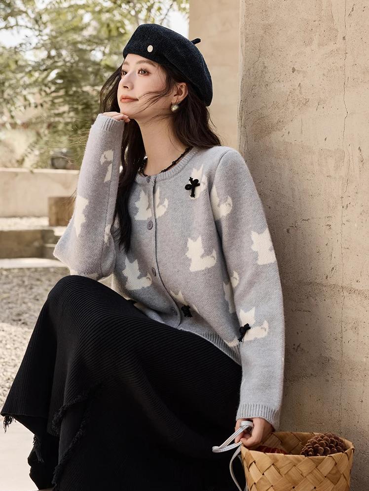 women's o-neck knitted sweater, view 6 - MRSLM