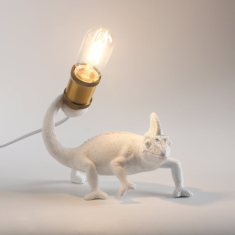 Resin lizard table light, view 5 - MRSLM