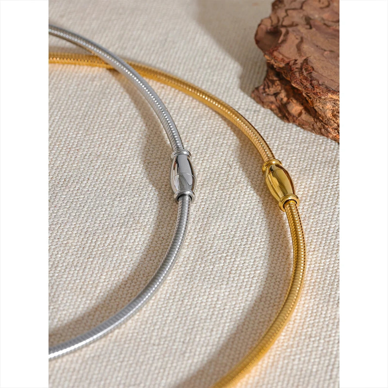 Gold choker necklace, view 7 - MRSLM