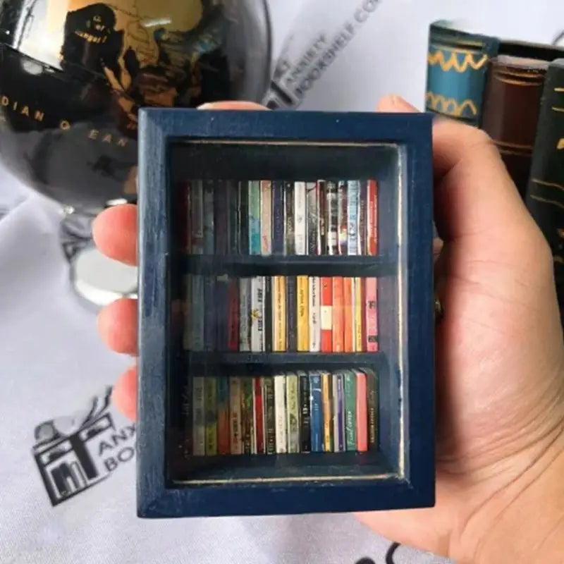 Mini Shake Bookshelf Desk Ornament