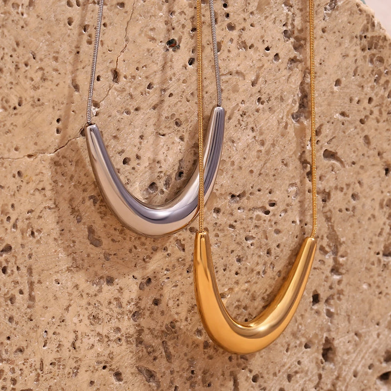 arc v-shaped pendant necklace, view 8 - MRSLM