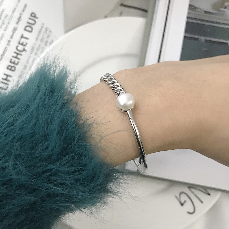 asymmetrical pearl bracelet, view 2 - MRSLM