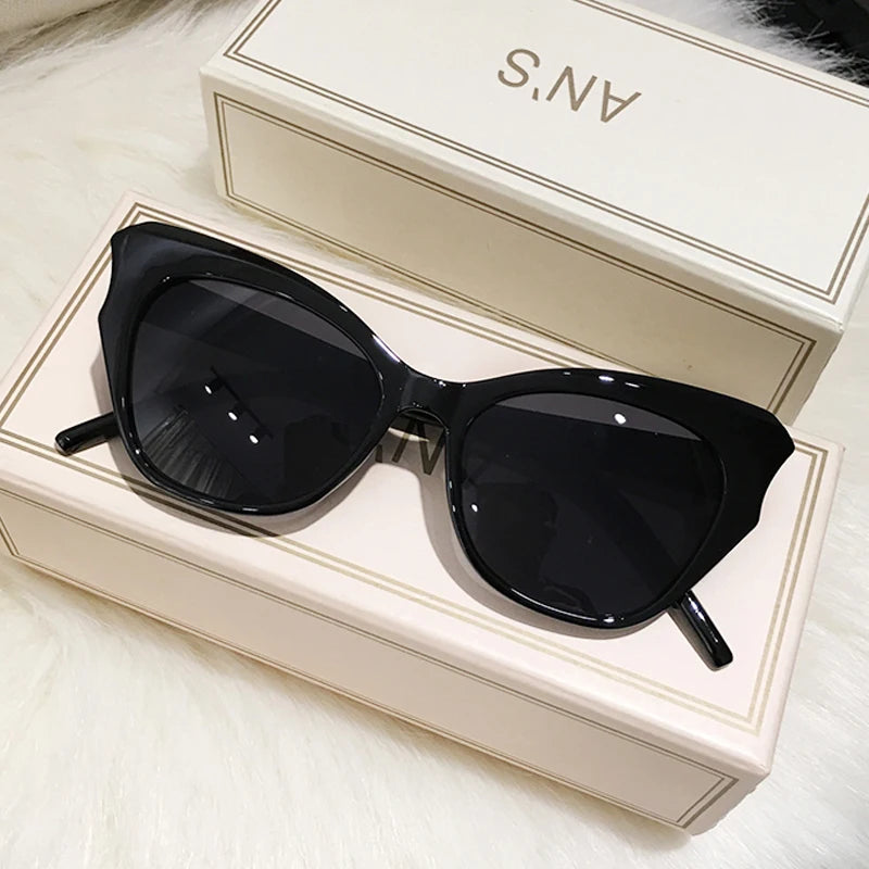 vintage cat eye sunglasses, view 3 - MRSLM