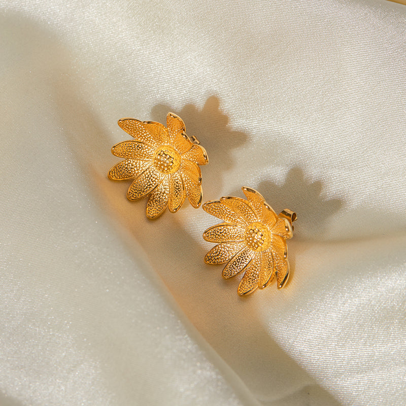 daisy flower stud earrings, view 8 - MRSLM