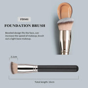 9-piece makeup brush set, view 4 - MRSLM