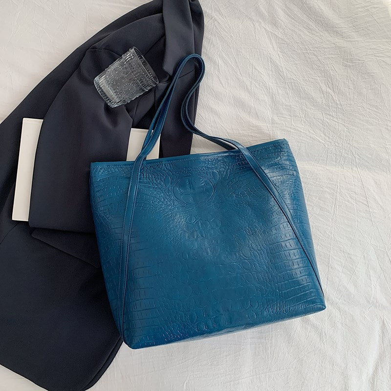 retro large-capacity tote bag, view 5 - MRSLM
