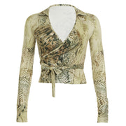 retro printed V-neck top, view 5 - MRSLM