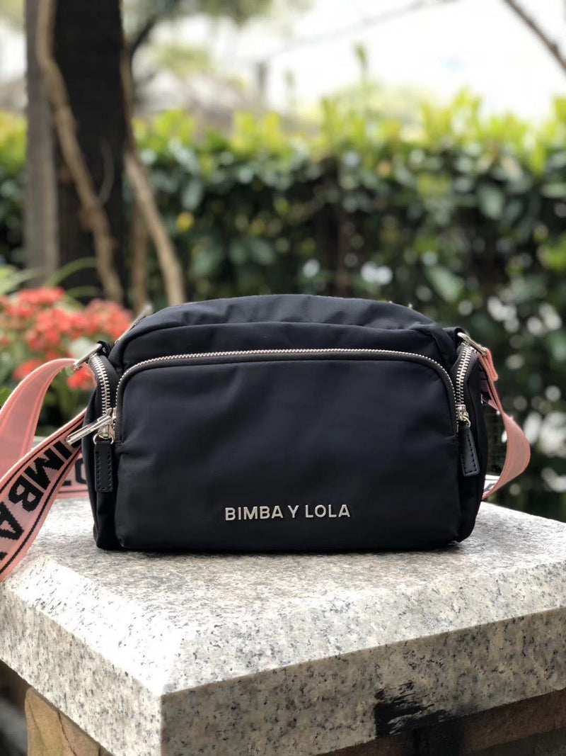 camera shoulder messenger bag, view 3 - MRSLM