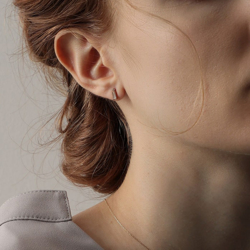 t square white zirconium earrings - MRSLM