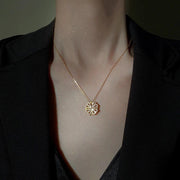 Heart-shaped crystal clover pendant necklace, view 6 - MRSLM