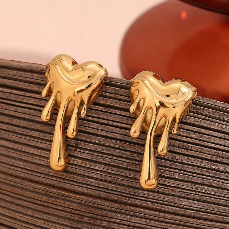 heart-shaped gold stud earrings, view 3 - MRSLM