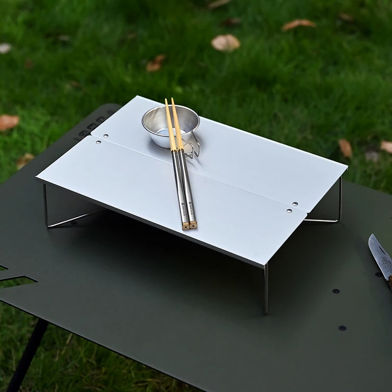 portable aluminum camping table, view 3 - MRSLM