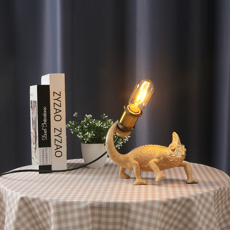 Resin lizard table light, view 6 - MRSLM