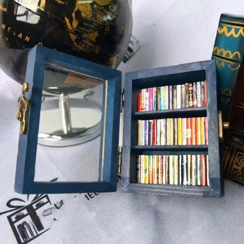 Mini Shake Bookshelf Desk Ornament