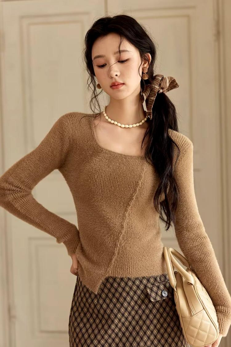 women's asymmetric knitted sweater, view 4 - MRSLM