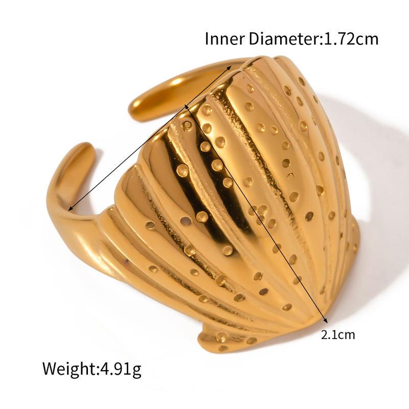 Elegant 18K gold hammered stainless steel ring, view 8 - MRSLM