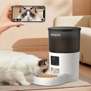 smart automatic cat feeder with camera, view 3 - MRSLM