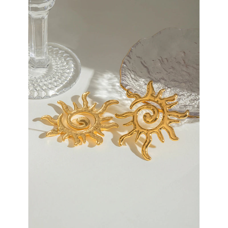 sun-shaped stud earrings, view 4 - MRSLM