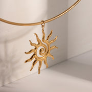Sunflower pendant necklace, view 7 - MRSLM