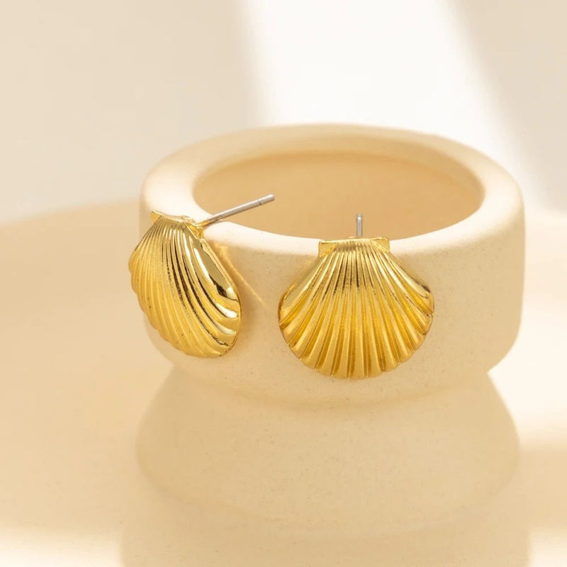 vintage shell-inspired stud earrings, view 6 - MRSLM