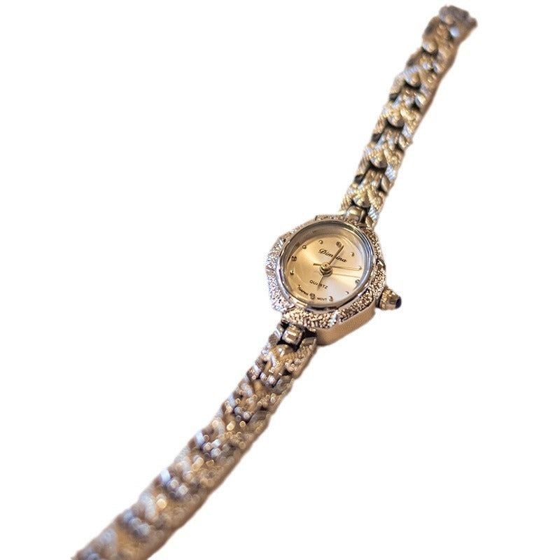Women's small round vintage-style watch, view 5 - MRSLM