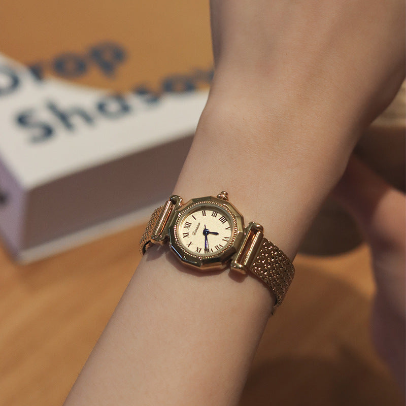 Women's retro gold steel watch, view 2 - MRSLM