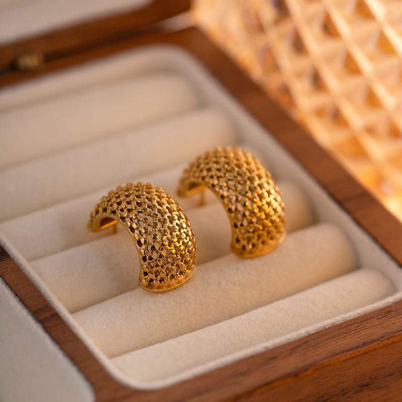 C-shaped mesh earrings - MRSLM