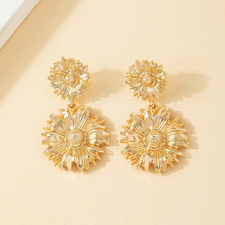 Golden Chrysanthemum Flower Drop Earrings for Women – Elegant Party Dangle Jewelry