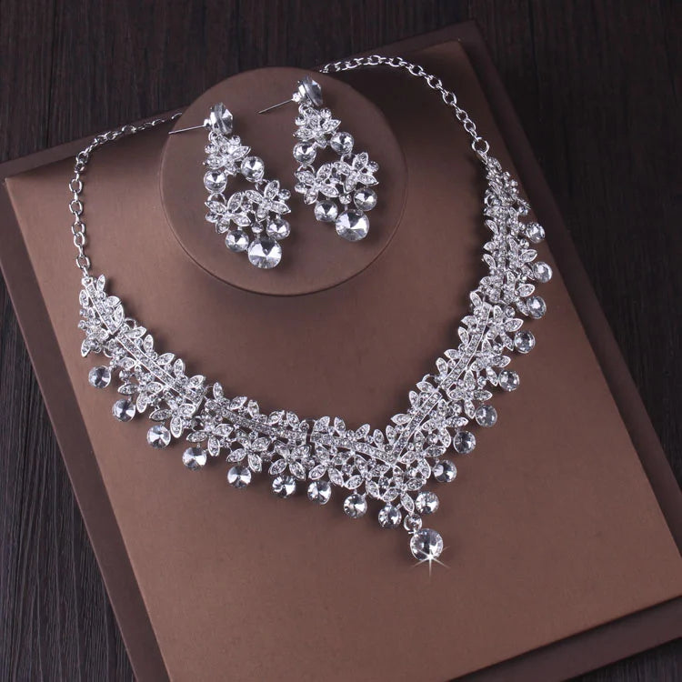 Crystal bridal jewelry set with choker, earrings and tiara, view 4 - MRSLM
