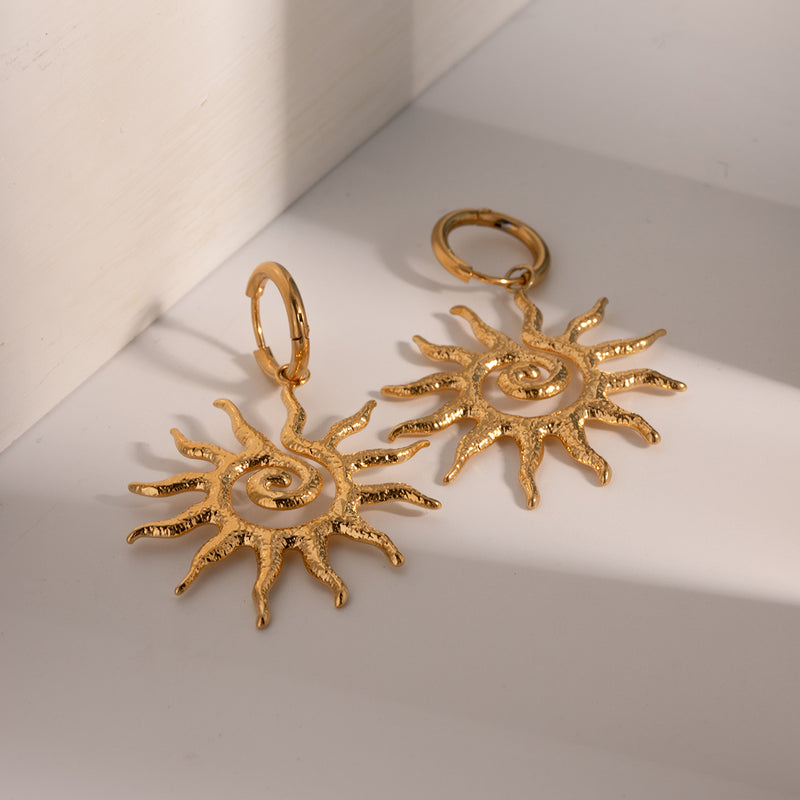 Sunflower pendant necklace, view 6 - MRSLM