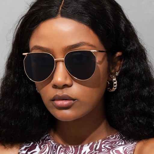 Fashion oval sunglasses - MRSLM