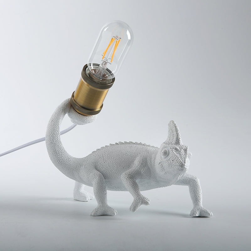 Resin lizard table light, view 4 - MRSLM