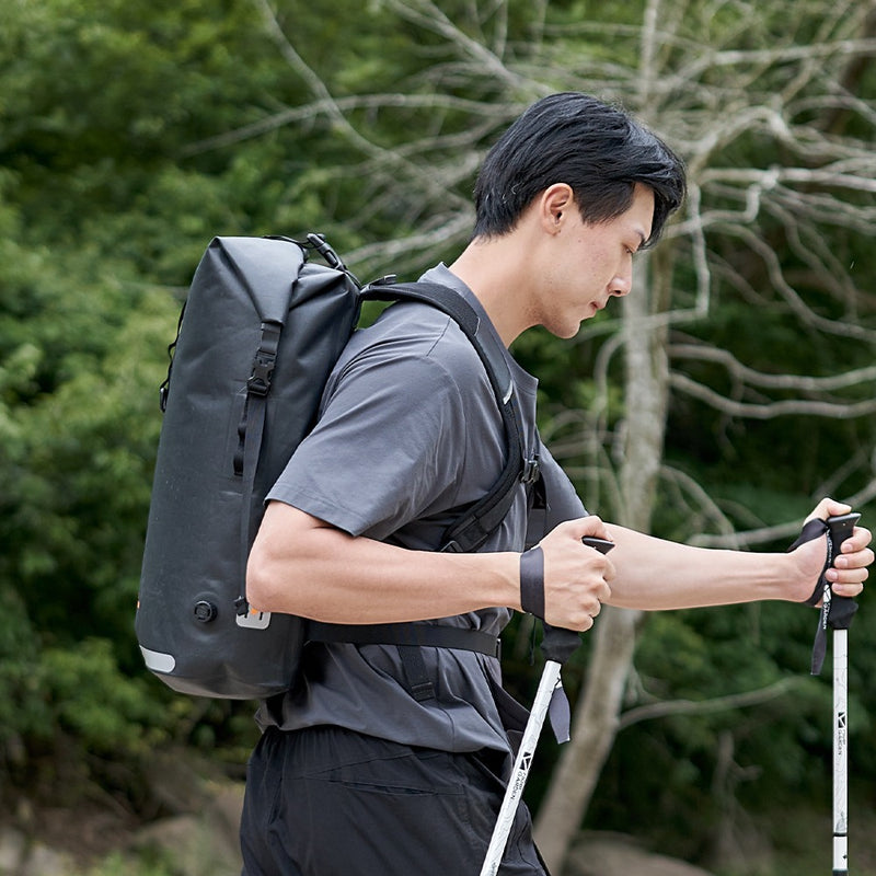 waterproof 28l backpack, view 6 - MRSLM