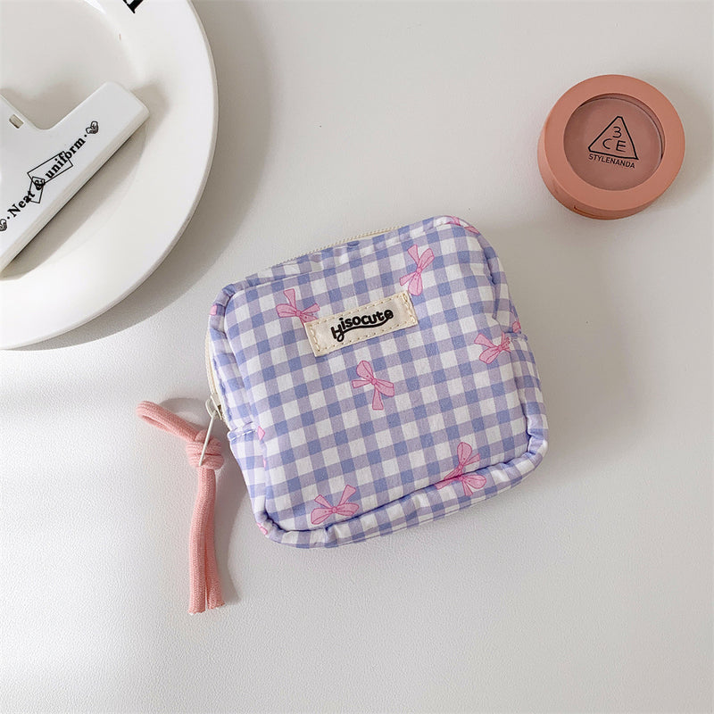 girl's square cosmetic storage bag, view 4 - MRSLM