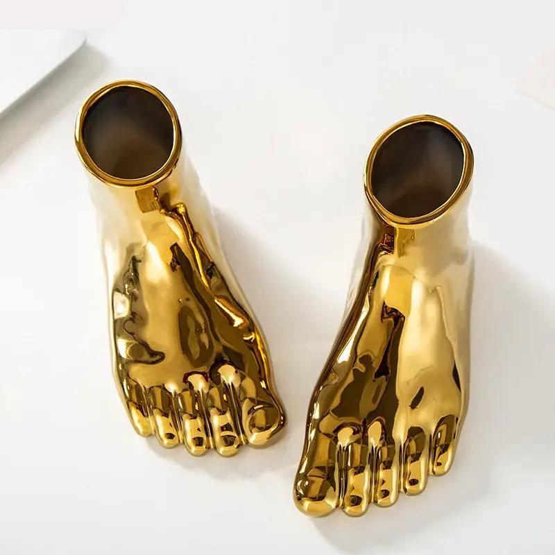 ceramic footed vase, view 7 - MRSLM