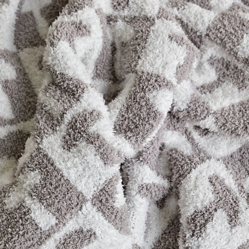 Checkerboard plaid knitted throw blanket, view 13 - MRSLM