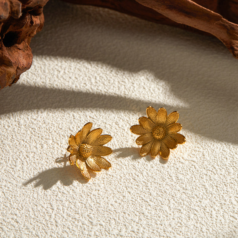 daisy flower stud earrings, view 9 - MRSLM