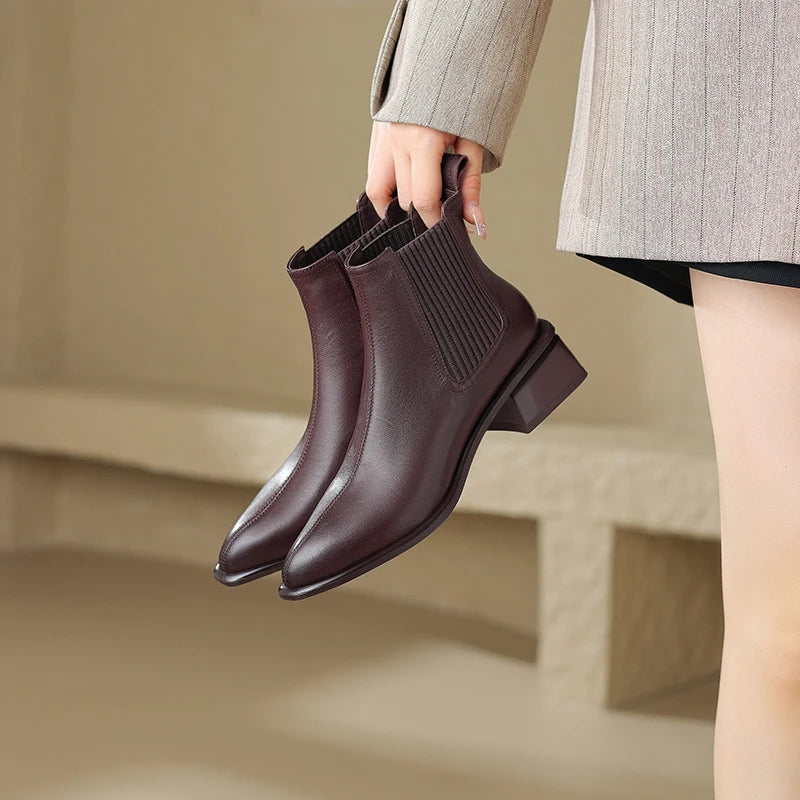 women's leather Chelsea ankle boots, view 9 - MRSLM