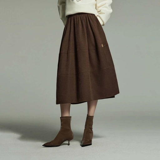 Mid-length pleated A-line skirt, view 3 - MRSLM